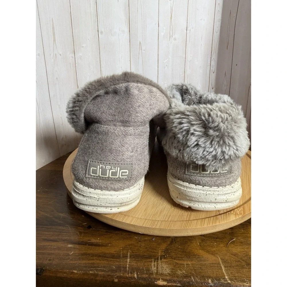 Hey Dude Britt Sz 9/40 Women's Nut Beige Faux Fur Lined‎ Booties w/Laces & Snaps